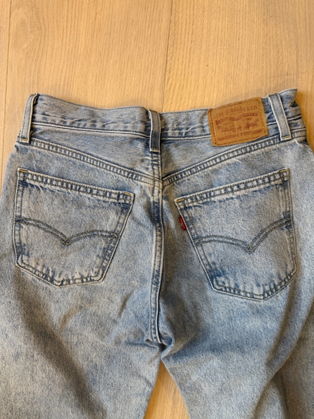 Levi’s low pro light wash Jean